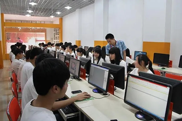 广州学电子商务专业的中专学校-广东技校排名网