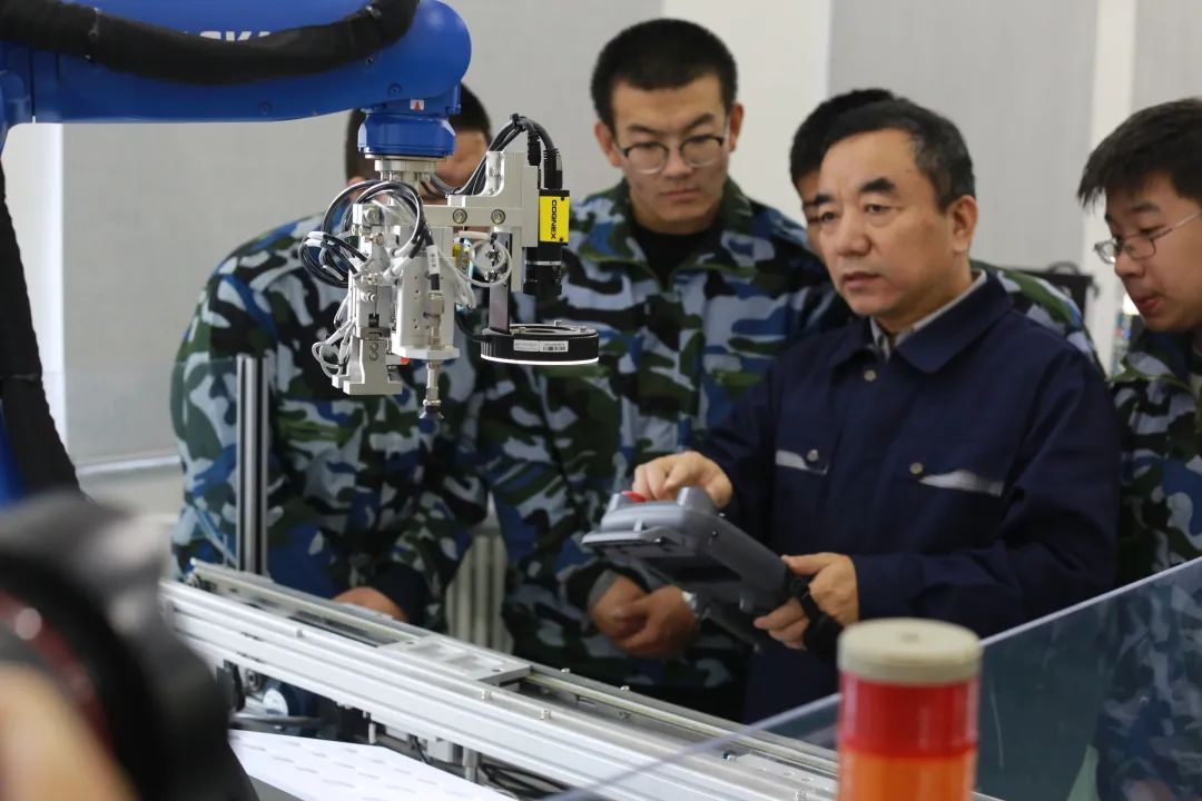 东莞的工业机器人中专学校有哪些-广东技校排名网