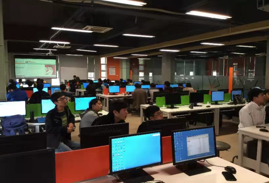 在广东学互联网技术哪个学校好-广东中职学校哪个学电脑好-1