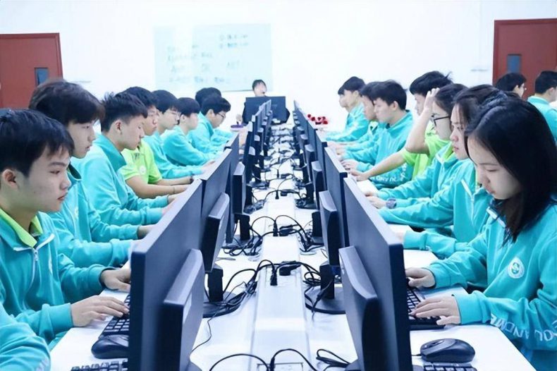 廣東初中畢業學計算機去哪個學校-廣東學互聯網最好技校-廣東技校排名網